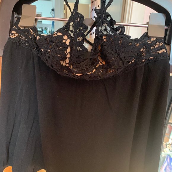 Lace illusion tank with cross straps in the back - Picture 4 of 4